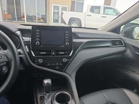 Used 2023 Toyota Camry SE image 8