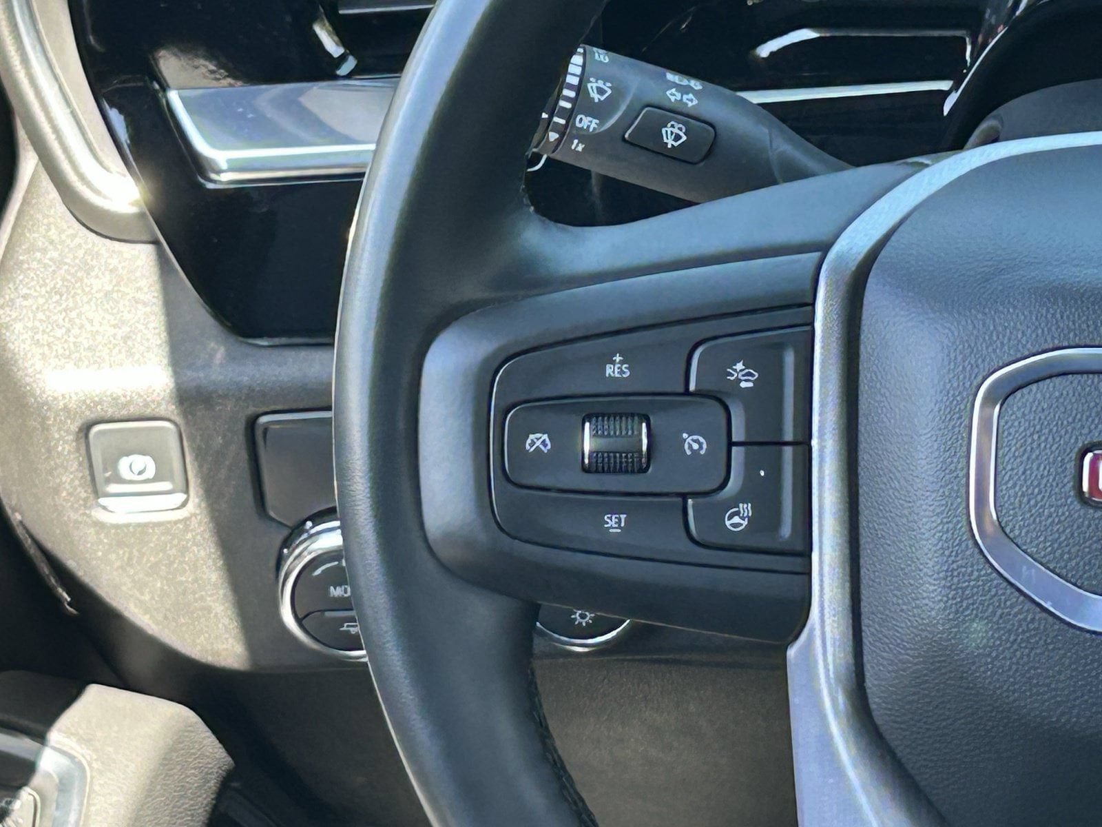 Certified 2025 GMC Sierra 1500 SLE RWD image 20