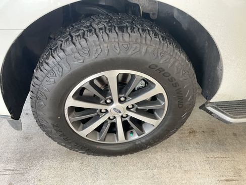 Used 2020 Ford Expedition Max XLT w/ Equipment Group 202A image 10