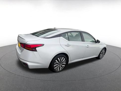 Used 2026 Nissan Altima 2.5 SV FWD image 14
