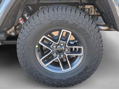 New 2025 Jeep Gladiator Mojave w/ Convenience Group image 10