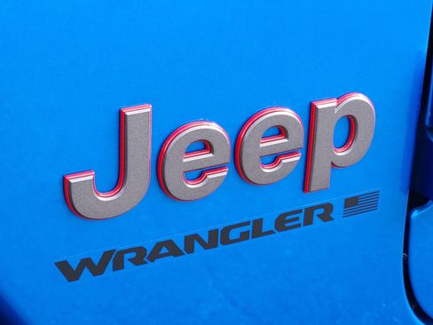 Used 2025 Jeep Wrangler Unlimited Rubicon image 12