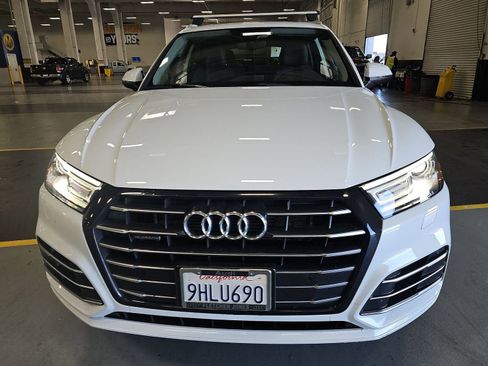 Used 2020 Audi Q5 e Premium w/ Convenience Package AWD/4WD image 2