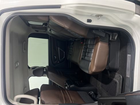 Used 2018 Nissan Titan Platinum Reserve AWD/4WD image 14