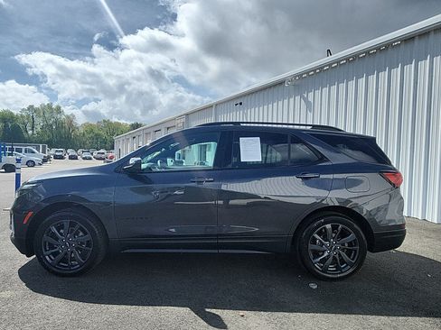 Used 2023 Chevrolet Equinox RS AWD/4WD image 2