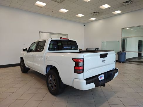 New 2025 Nissan Frontier SV w/ SV Convenience Package AWD/4WD image 5