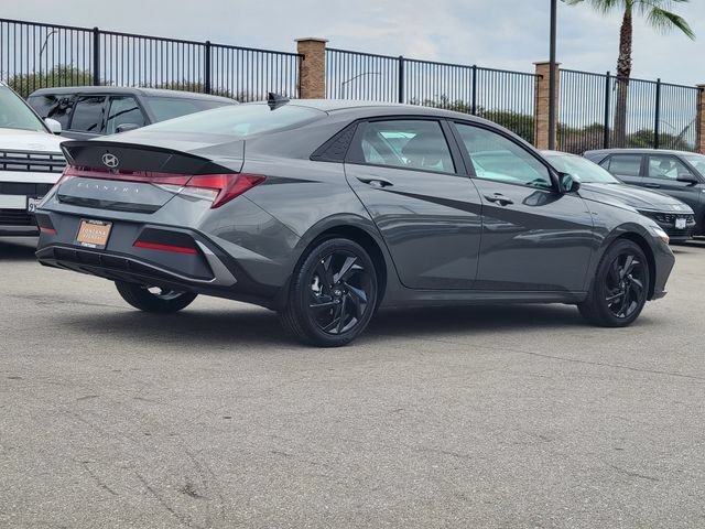 New 2026 Hyundai Elantra SEL Sport FWD image 4