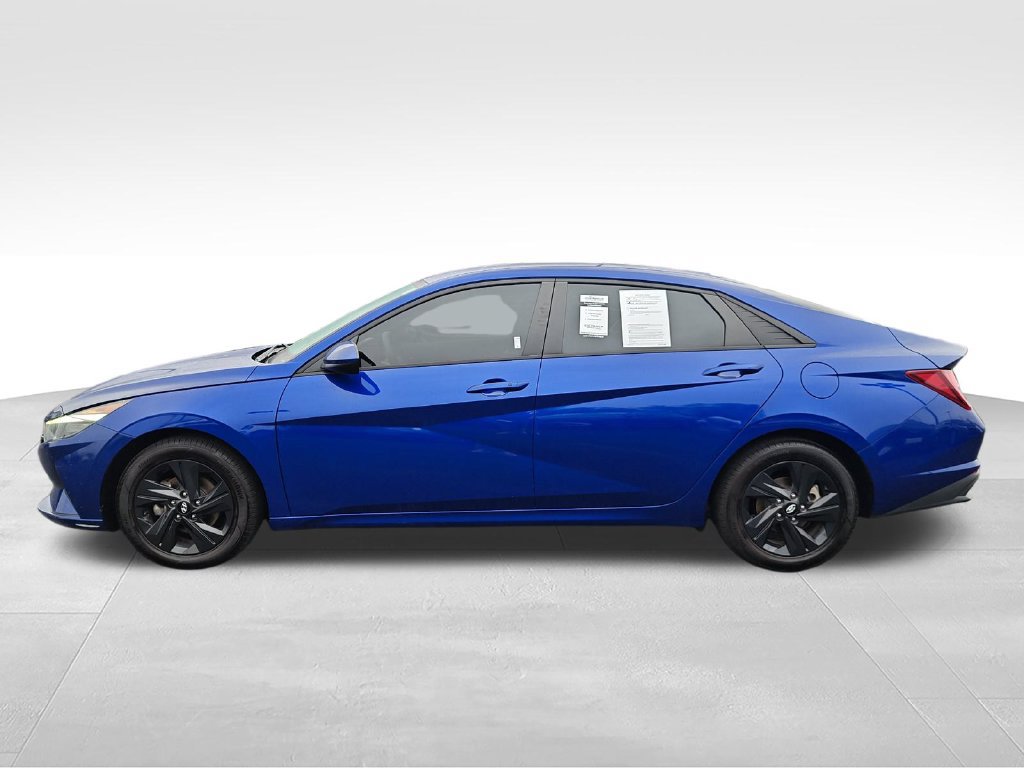 Used 2023 Hyundai Elantra SEL FWD image 2