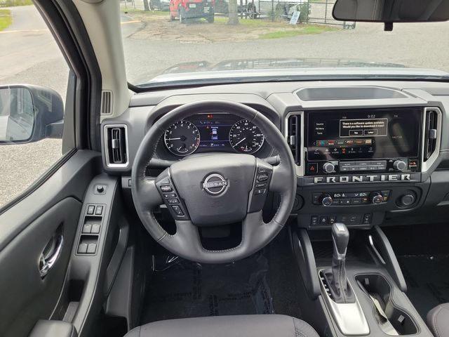 Used 2025 Nissan Frontier SV w/ SV Convenience Package RWD image 8