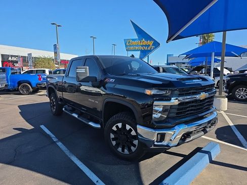 Used 2025 Chevrolet Silverado 2500 LT w/ Convenience Package image 2