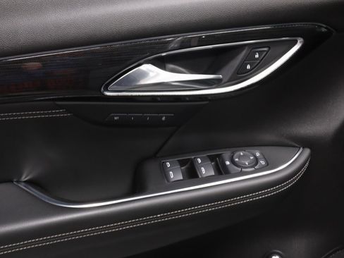 Used 2023 Buick Envision Essence image 22