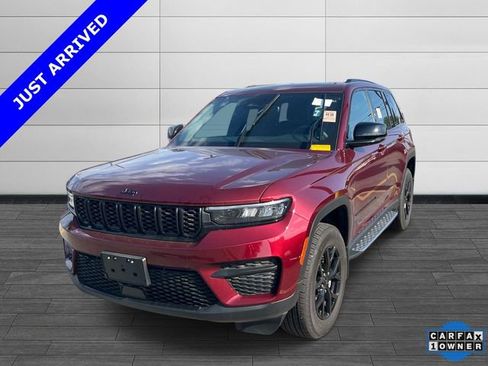 Used 2024 Jeep Grand Cherokee Altitude image 5