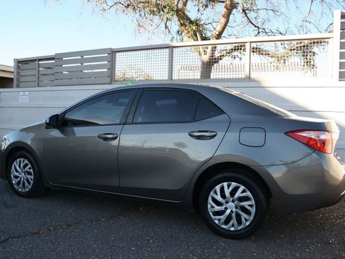 Used 2018 Toyota Corolla LE image 26