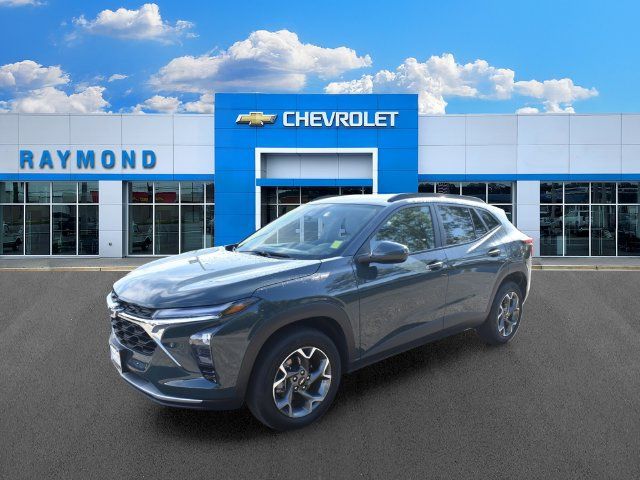 Used 2025 Chevrolet Trax LT w/ LT Convenience Package FWD image 7