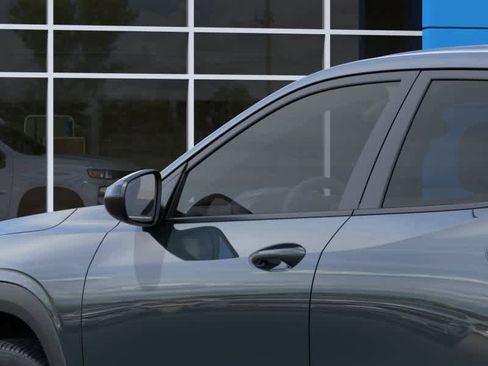 New 2026 Chevrolet Trax LS w/ LS Convenience Package FWD image 12