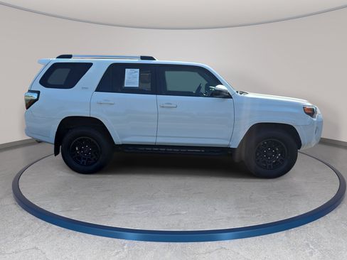 Used 2022 Toyota 4Runner SR5 RWD image 4