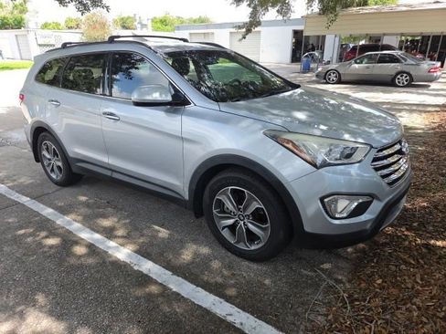 Used 2014 Hyundai Santa Fe GLS FWD image 1