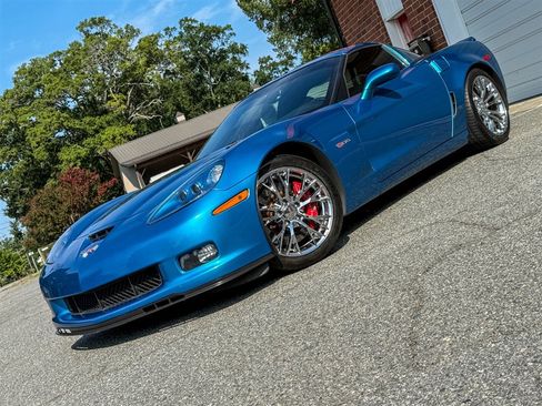 Used 2008 Chevrolet Corvette Z06 w/ Preferred Equipment Group RWD image 3