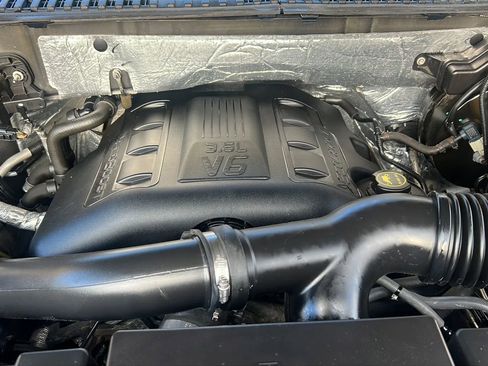 Used 2017 Ford Expedition XLT w/ Equipment Group 202A image 38