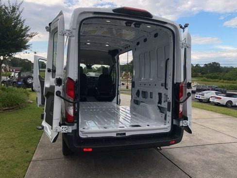 New 2025 Ford Transit 250 148 Medium Roof image 13