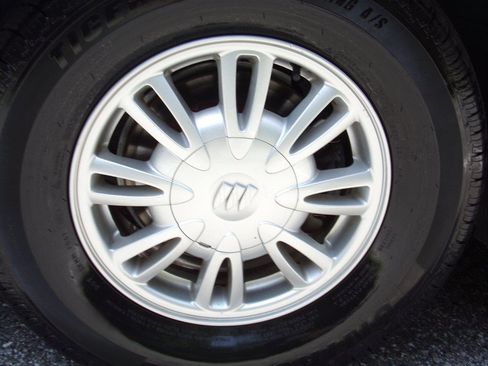 Used 2004 Buick Le Sabre Limited FWD image 15