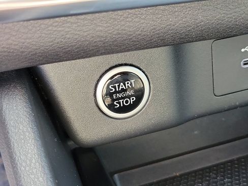 Used 2023 Nissan Rogue SV FWD image 29