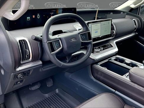 New 2026 Ford Expedition Max Platinum w/ Platinum Ultimate Package AWD/4WD image 8