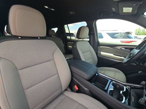 Used 2025 Chevrolet Traverse LT w/ LPO, Floor Liner Package FWD image 20