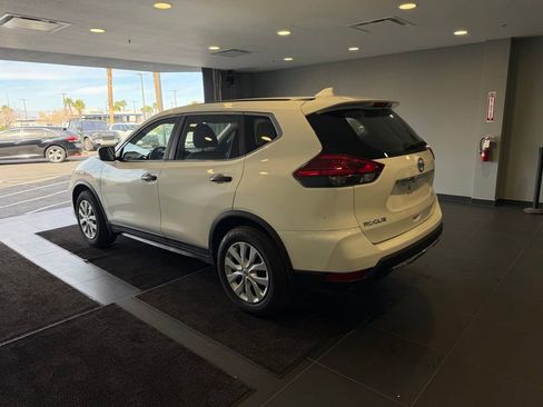 Used 2017 Nissan Rogue S image 7
