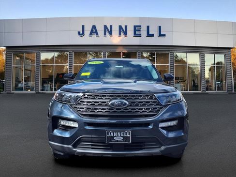 Used 2022 Ford Explorer XLT w/ Equipment Group 202A image 2