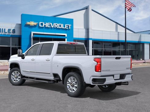 New 2026 Chevrolet Silverado 2500 High Country w/ High Country Premium Package AWD/4WD image 3