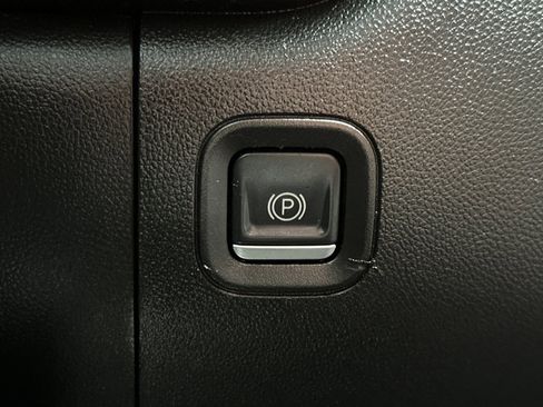 Used 2022 Chevrolet Silverado 1500 Custom w/ Rally Edition image 39