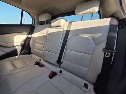 Used 2016 Mercedes-Benz GLA 250 image 23