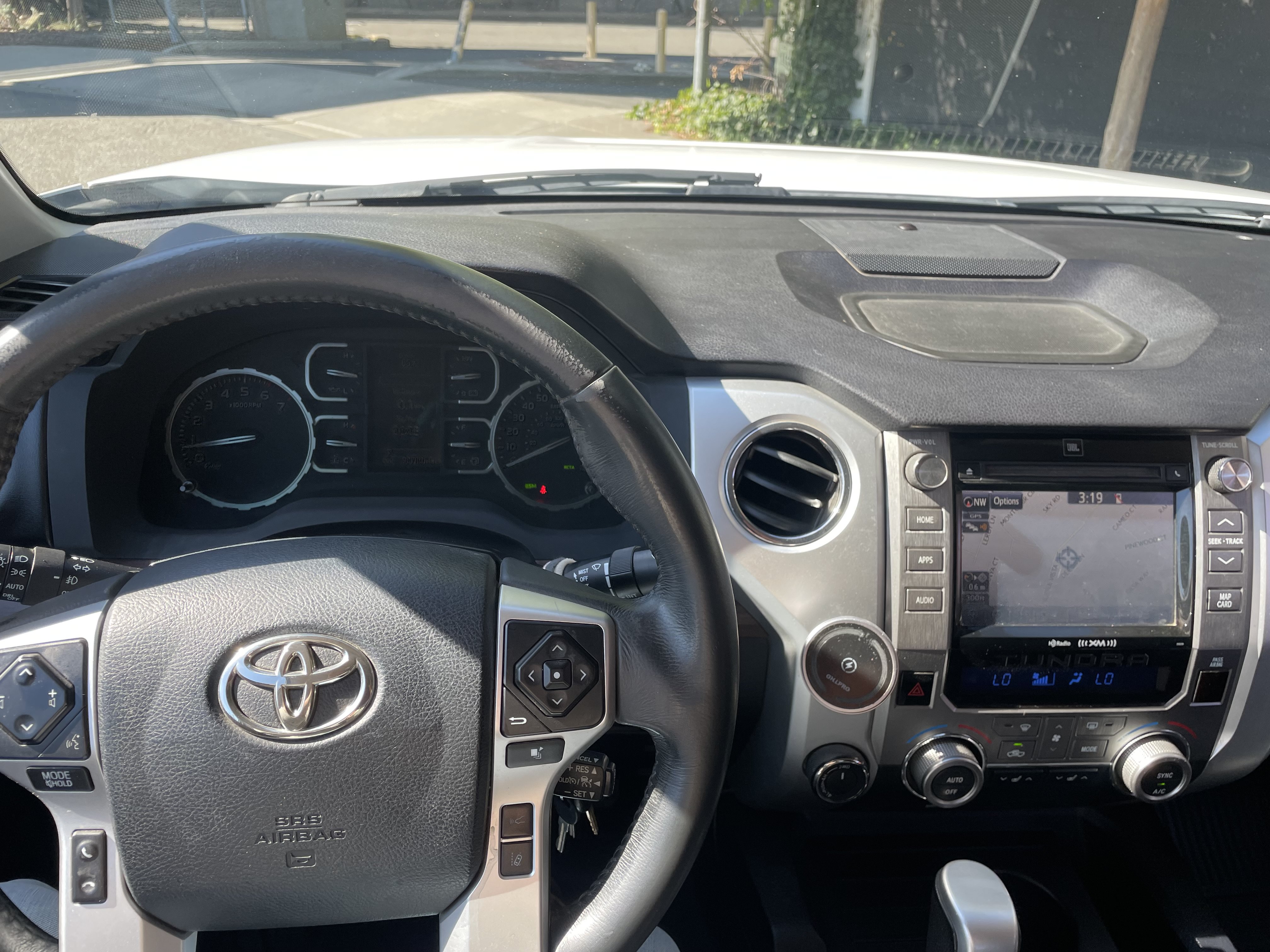 Used 2018 Toyota Tundra Limited w/ Limited Premium Package AWD/4WD image 19
