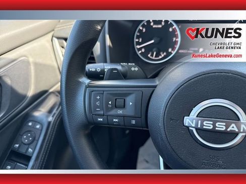 Used 2024 Nissan Rogue SV image 37