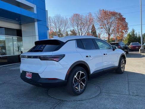 New 2026 Chevrolet Equinox EV LT image 7