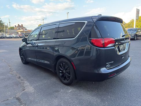Used 2019 Chrysler Pacifica L image 6