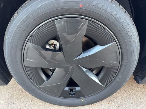 New 2026 Toyota Prius LE image 25