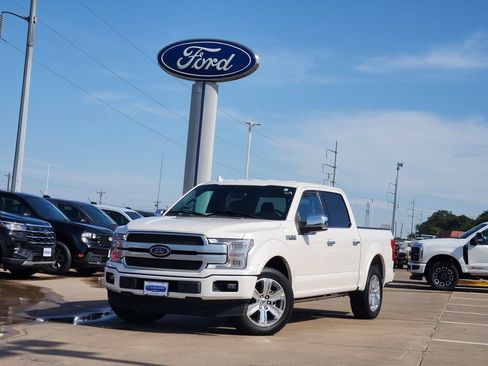 Used 2018 Ford F150 Platinum w/ Equipment Group 701A Luxury RWD image 3