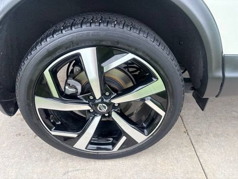 Used 2022 Nissan Rogue Sport SL FWD image 15