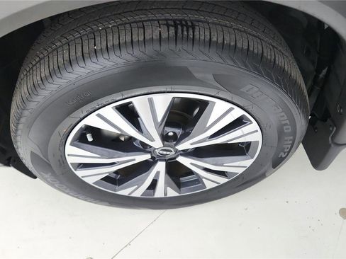 Used 2023 Nissan Rogue SV image 28