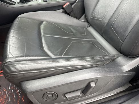 Used 2020 Audi Q3 2.0T Premium image 28