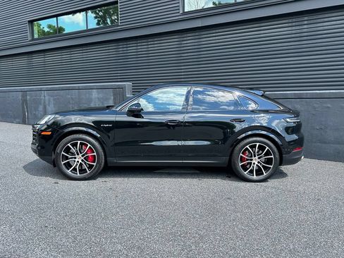Certified 2025 Porsche Cayenne S AWD/4WD image 7
