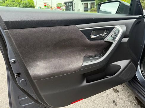 Used 2013 Nissan Altima 2.5 S FWD image 9