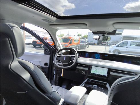 New 2026 Lincoln Navigator L Black Label image 25