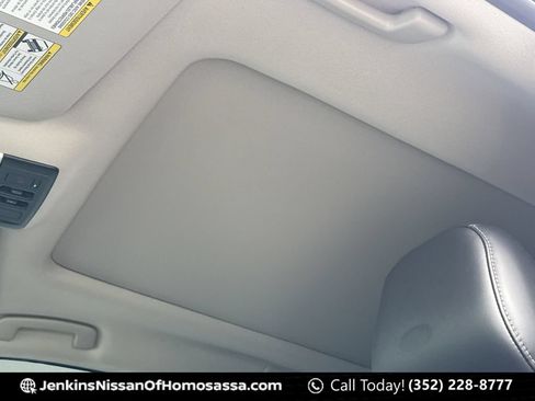 Used 2023 Nissan Pathfinder Platinum w/ Black Appearance Package FWD image 34