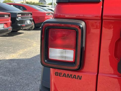 Used 2022 Jeep Wrangler Unlimited Sport AWD/4WD image 10