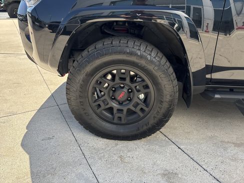 Used 2024 Toyota 4Runner TRD Pro AWD/4WD image 32