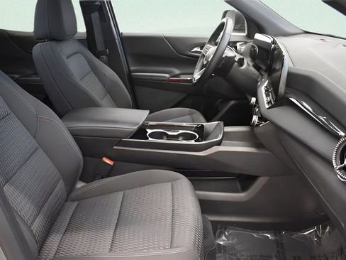 Used 2025 Chevrolet Equinox LT image 19