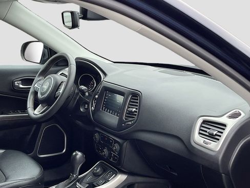 Used 2021 Jeep Compass Latitude image 28